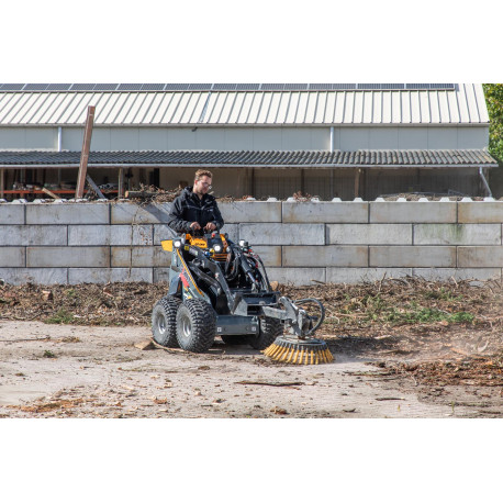 Chargeuse skid-steer GIANT GS900 E
